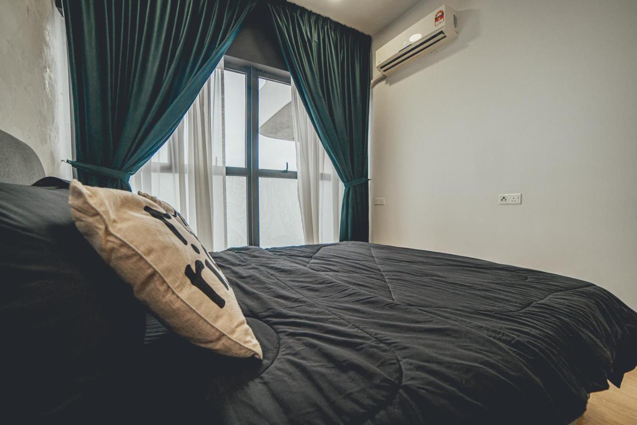 Danga Bay Seaview 3br Bigbalcony By Our Apartment